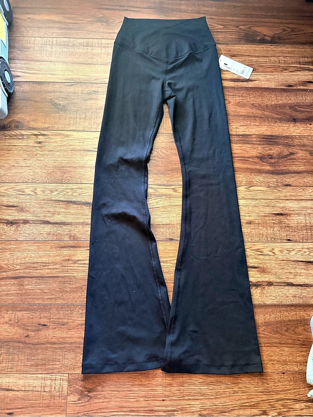 Yogalicious Lux CrossOver Flare Black Flare Leggings Size Small NWT